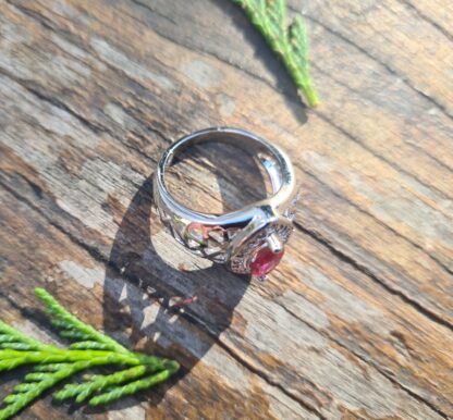 Elven Red Oval Ring