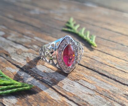 Elven Red Oval Ring